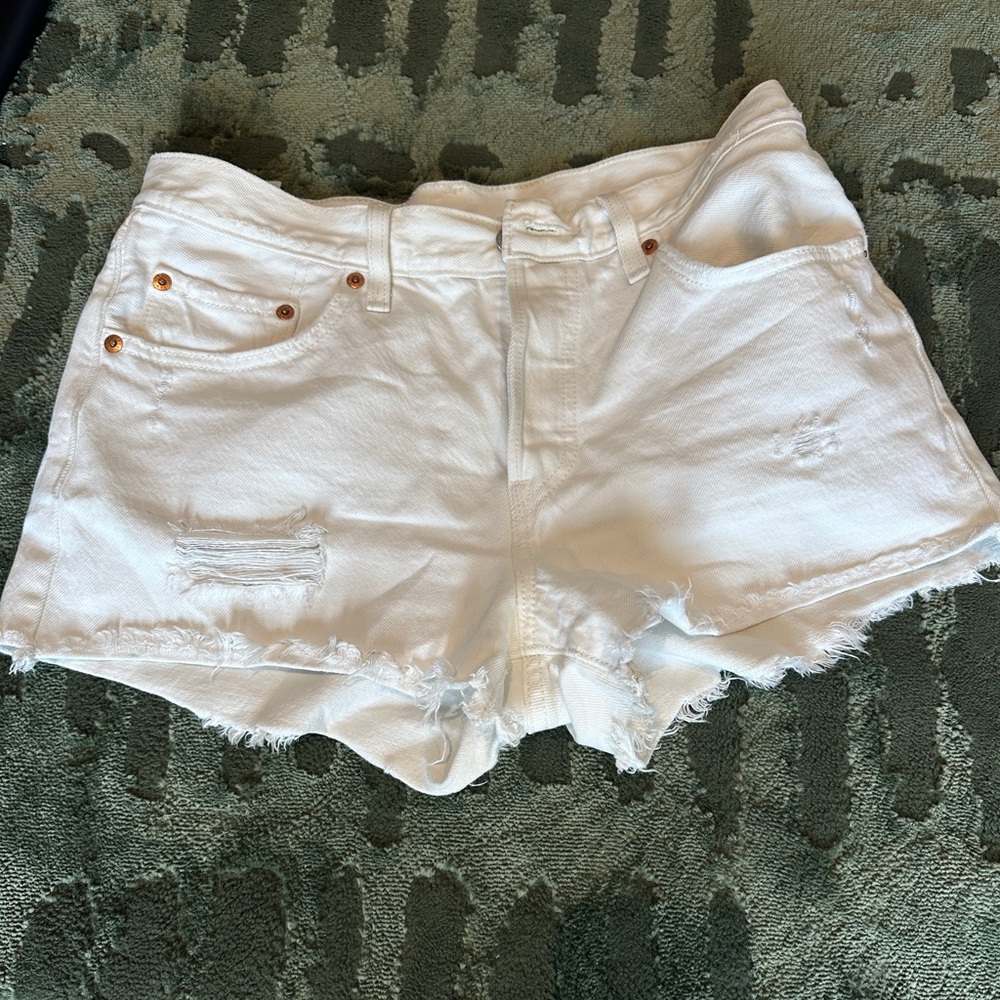 Levi 501 white denim shorts Size W28